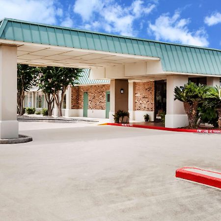 Days Inn By Wyndham Seguin Tx מראה חיצוני תמונה
