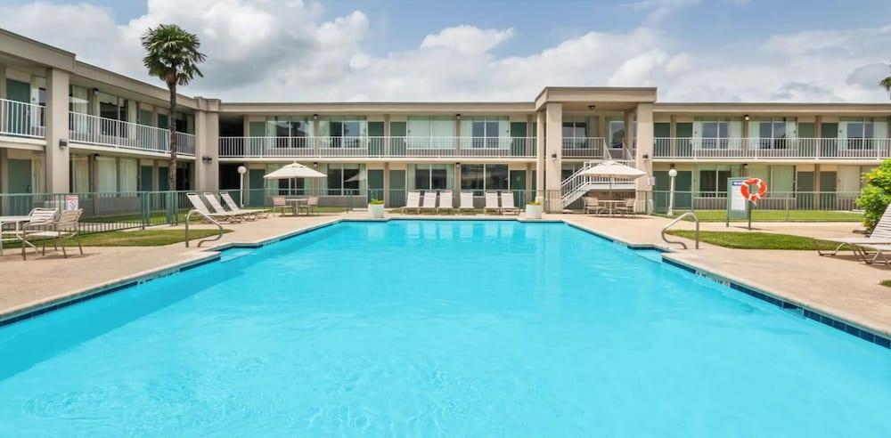 Days Inn By Wyndham Seguin Tx מראה חיצוני תמונה