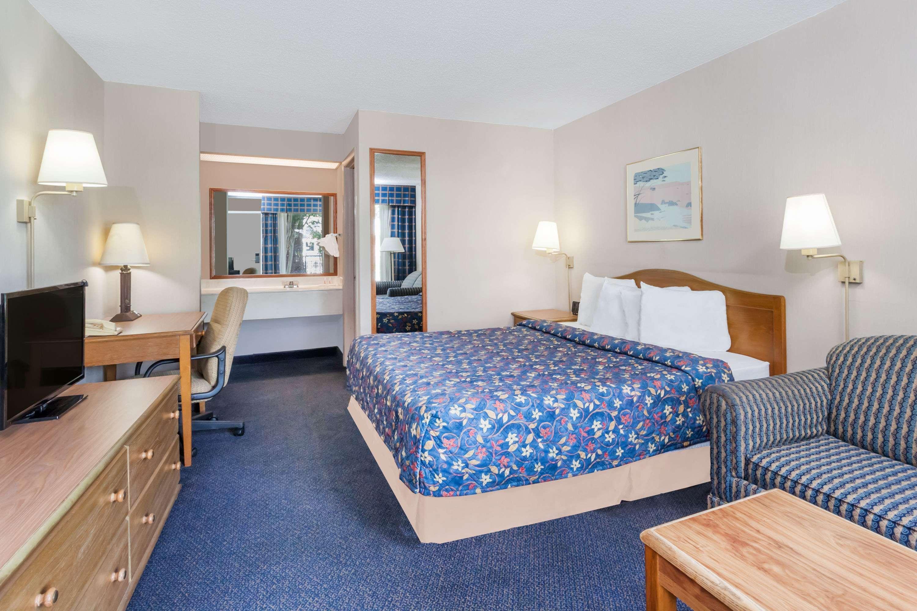 Days Inn By Wyndham Seguin Tx מראה חיצוני תמונה