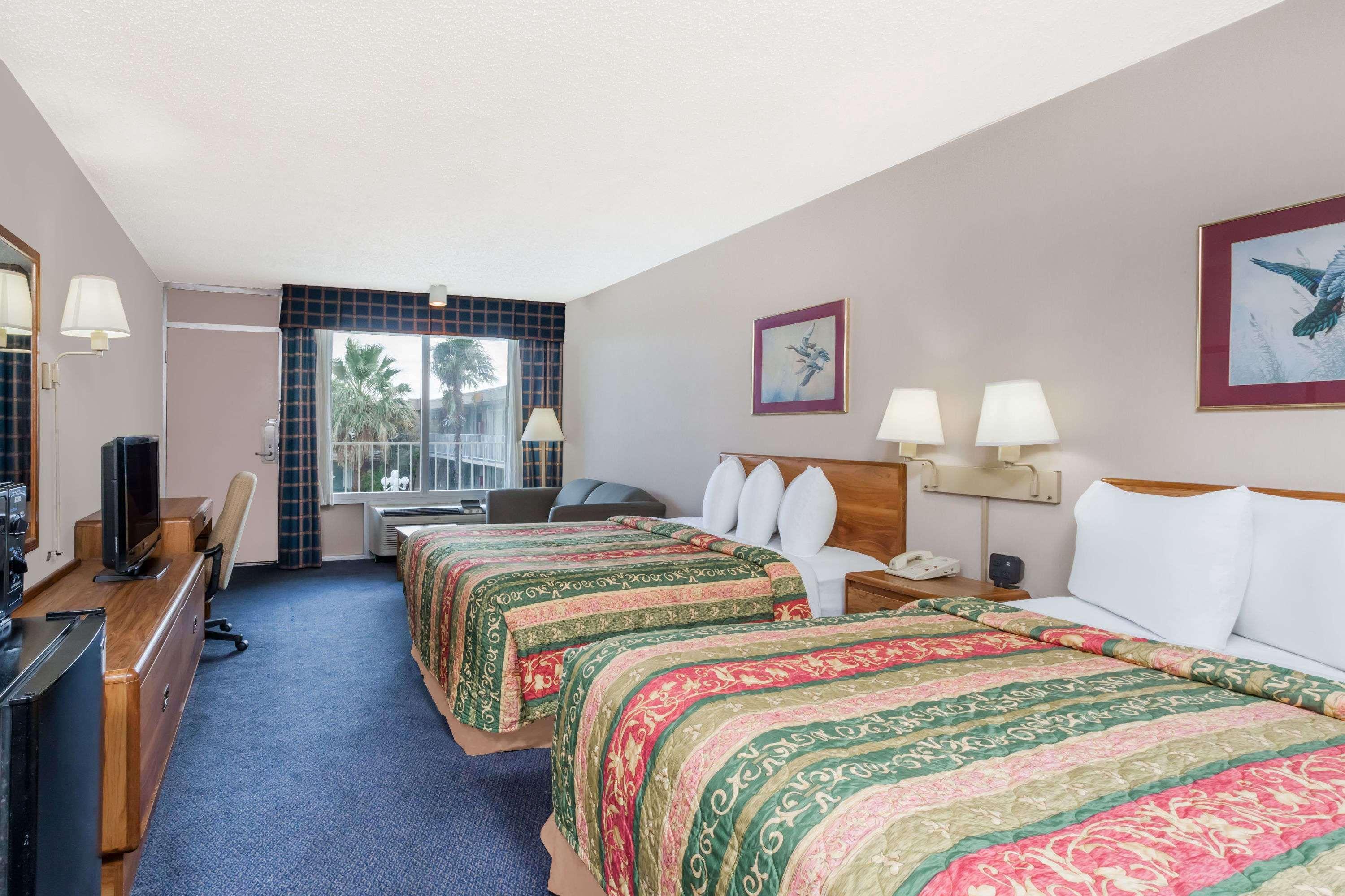 Days Inn By Wyndham Seguin Tx מראה חיצוני תמונה