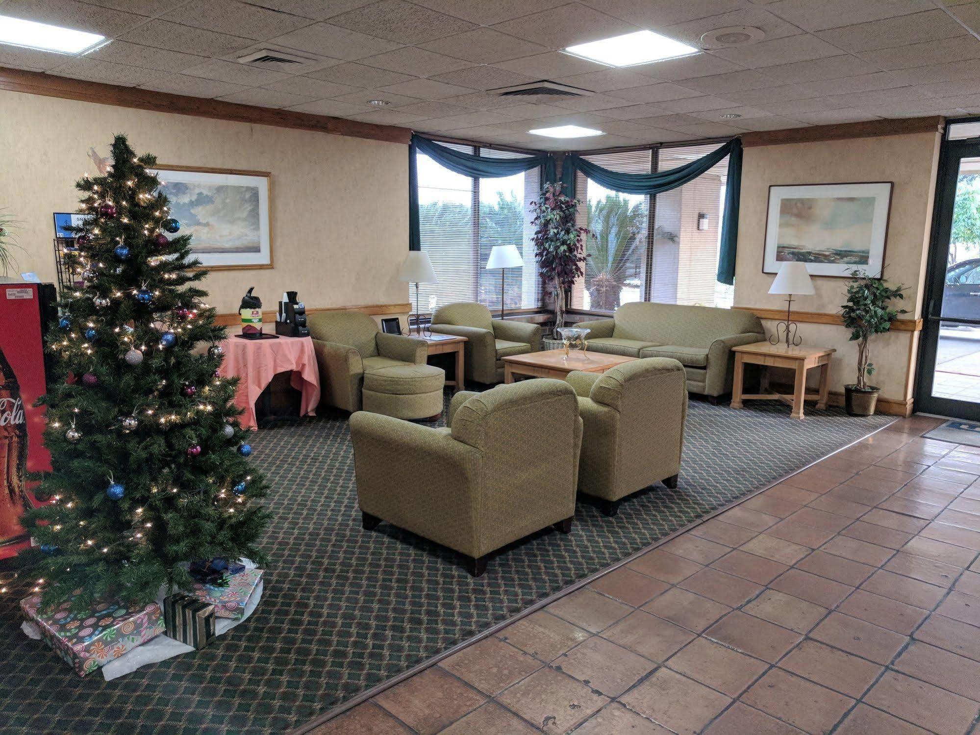 Days Inn By Wyndham Seguin Tx מראה חיצוני תמונה